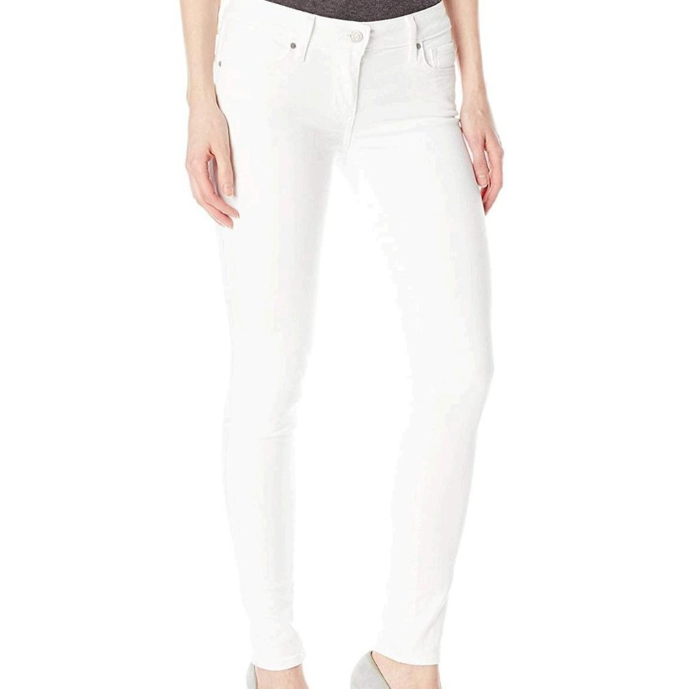 NWT Levi's 711 skinny mid rise white jeans